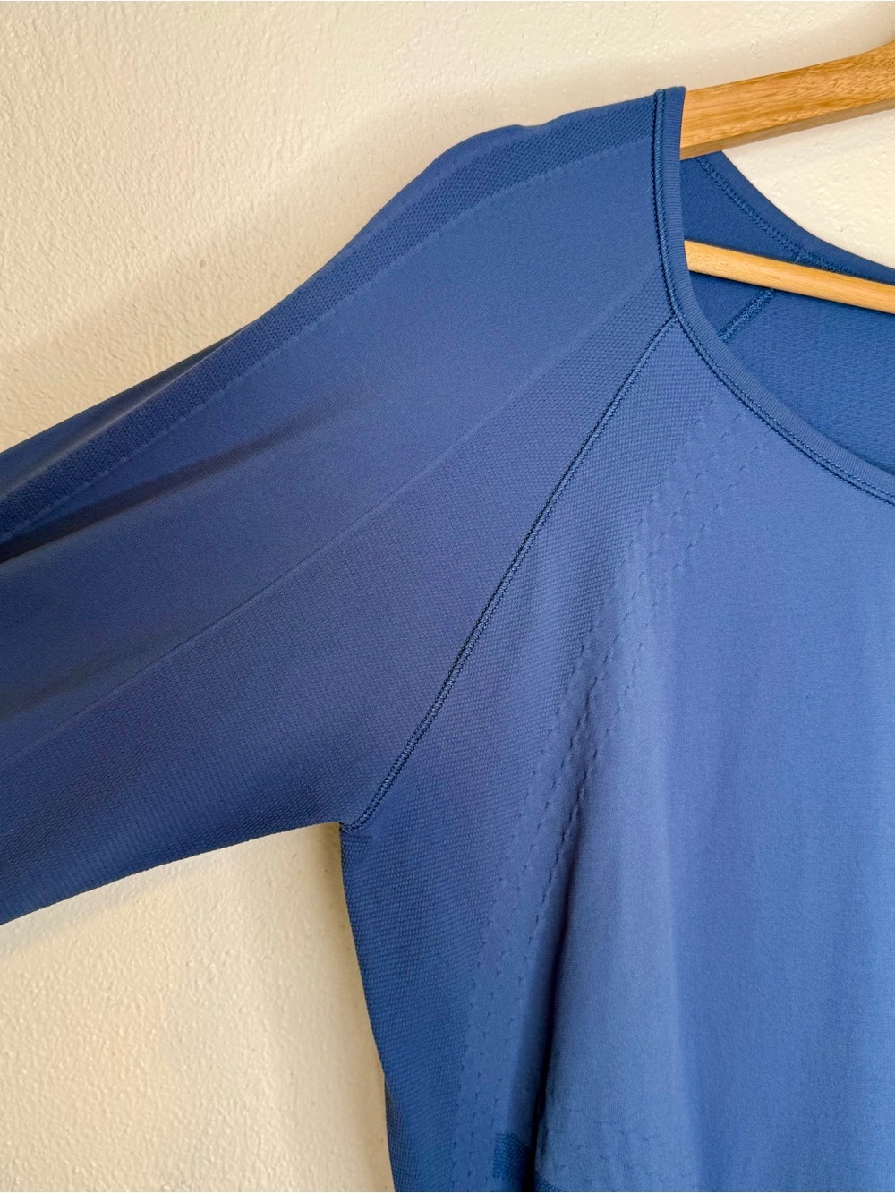 Athleta Speedlight Seamless Long Sleeve Top Blue Women's Size XL Med-Hi Impact - Picture 7 of 16
